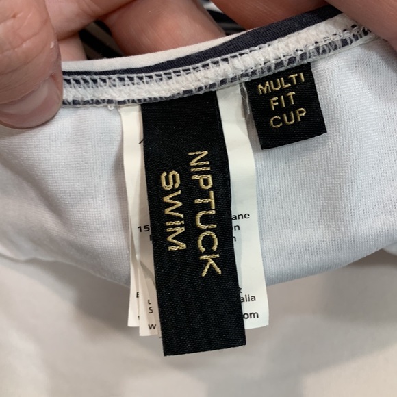 Size 14 Molded Niptuck Swim Top - Picture 2 of 11